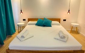 Shardan Guest House